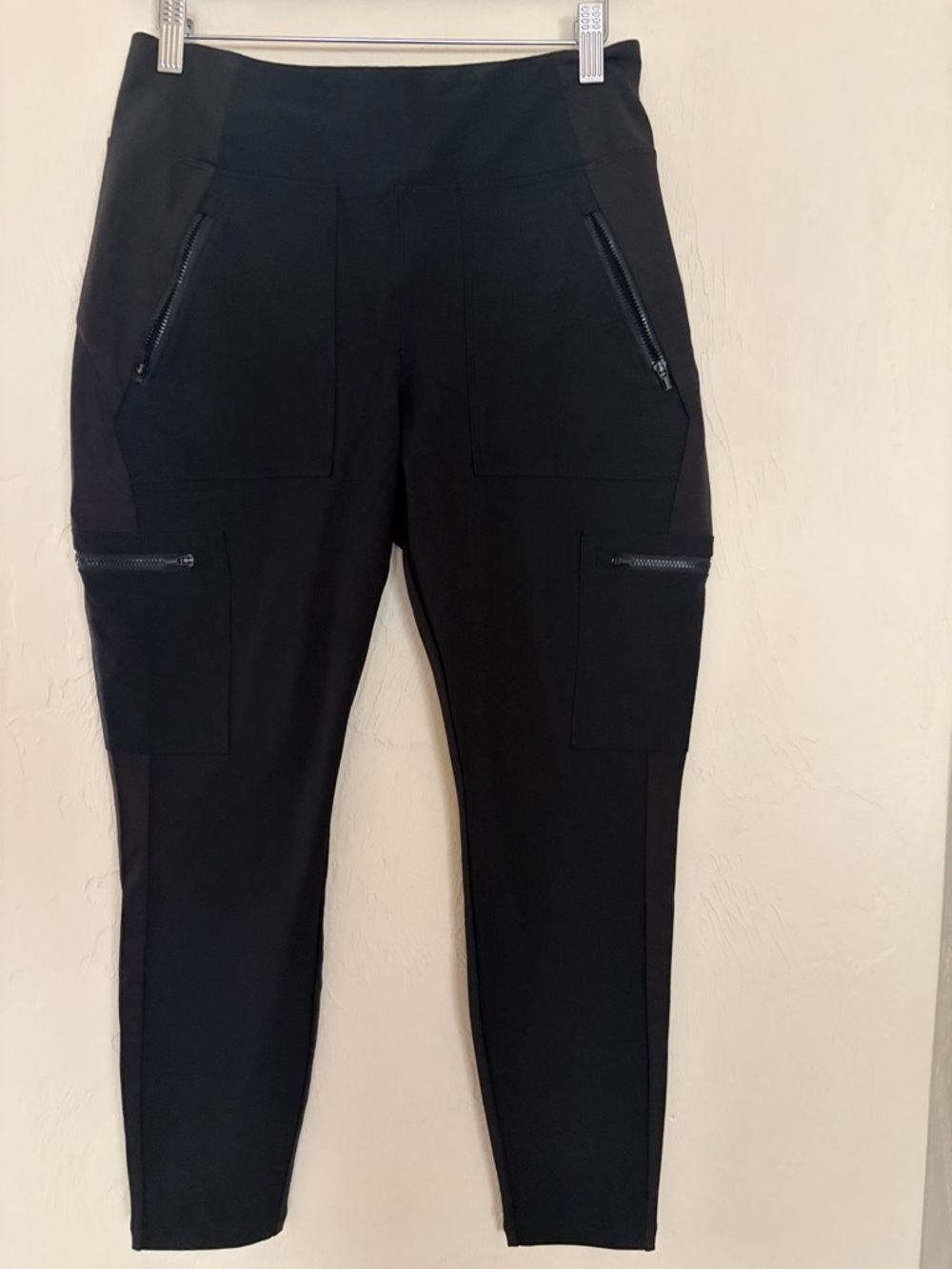Athleta Headlands Hybrid Cargo Jogger. 8P. Excellent Condition!